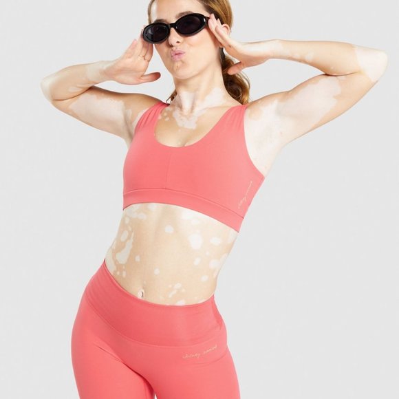 Whitney Simmons x Gymshark Sports Bra - Cyber Red - Picture 2 of 4